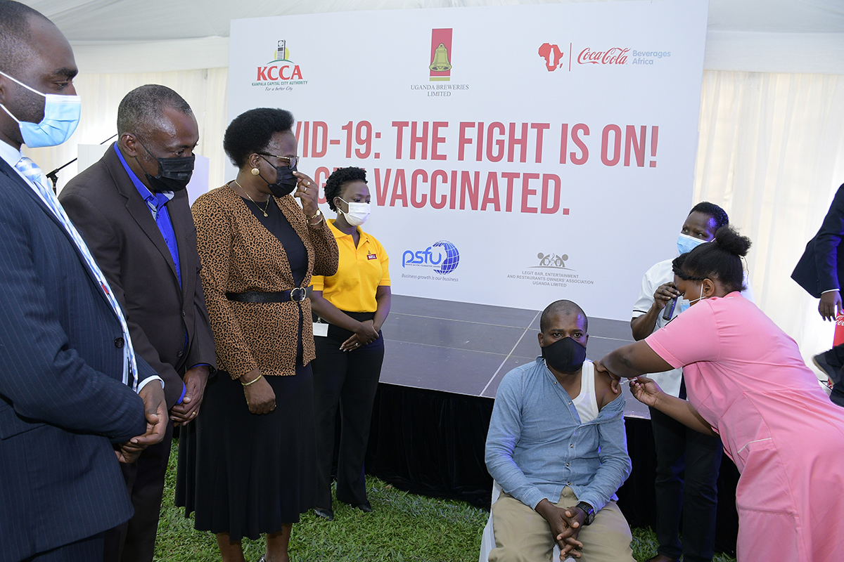 Uganda Breweries, Coca-Cola Partner With KCCA To Step Up Covid-19 Vaccination bilde