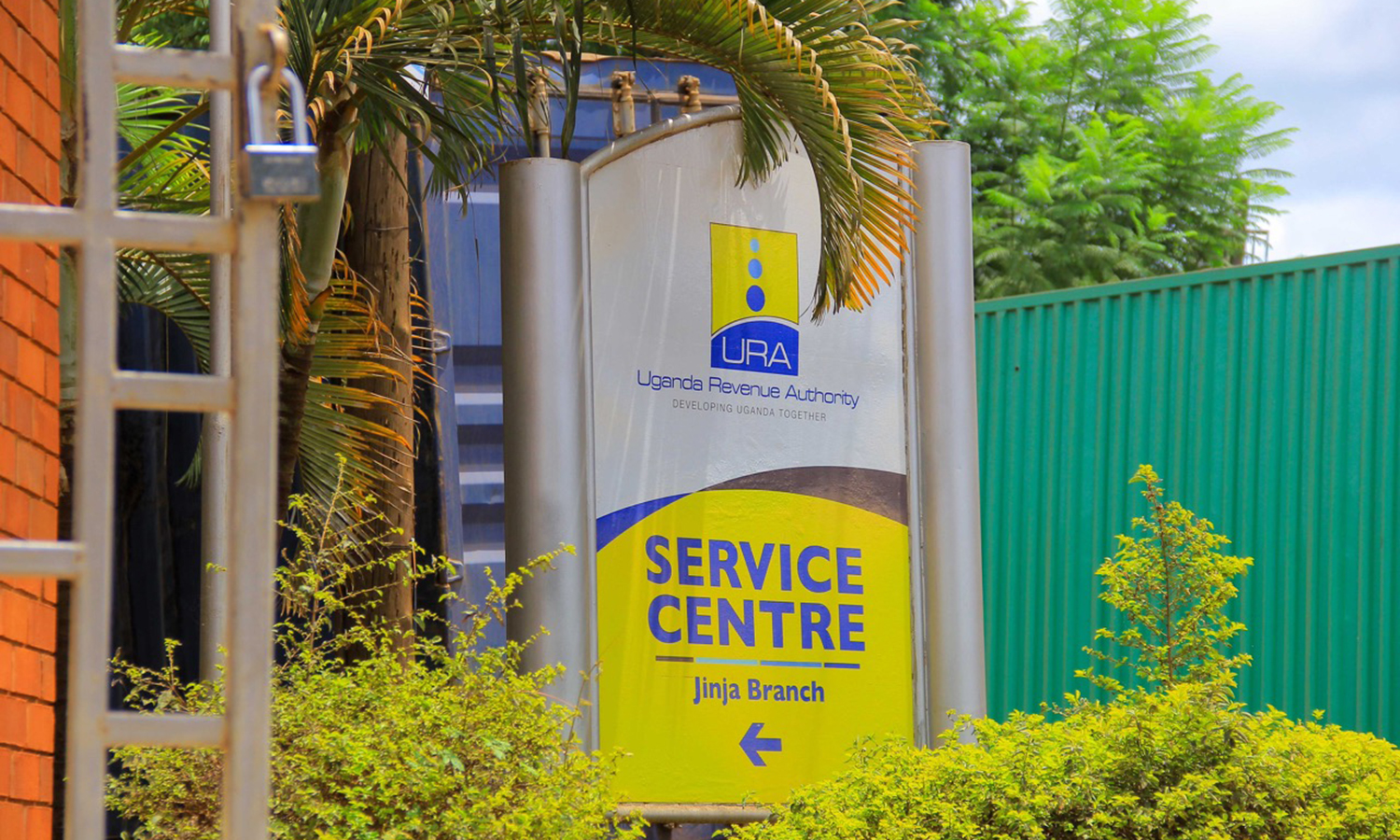 URA beat its revenue target for the 2024/25 financial year by UGX174.11 billion, collecting a record Shs31.54 trillion—a 100.54 percent performance.